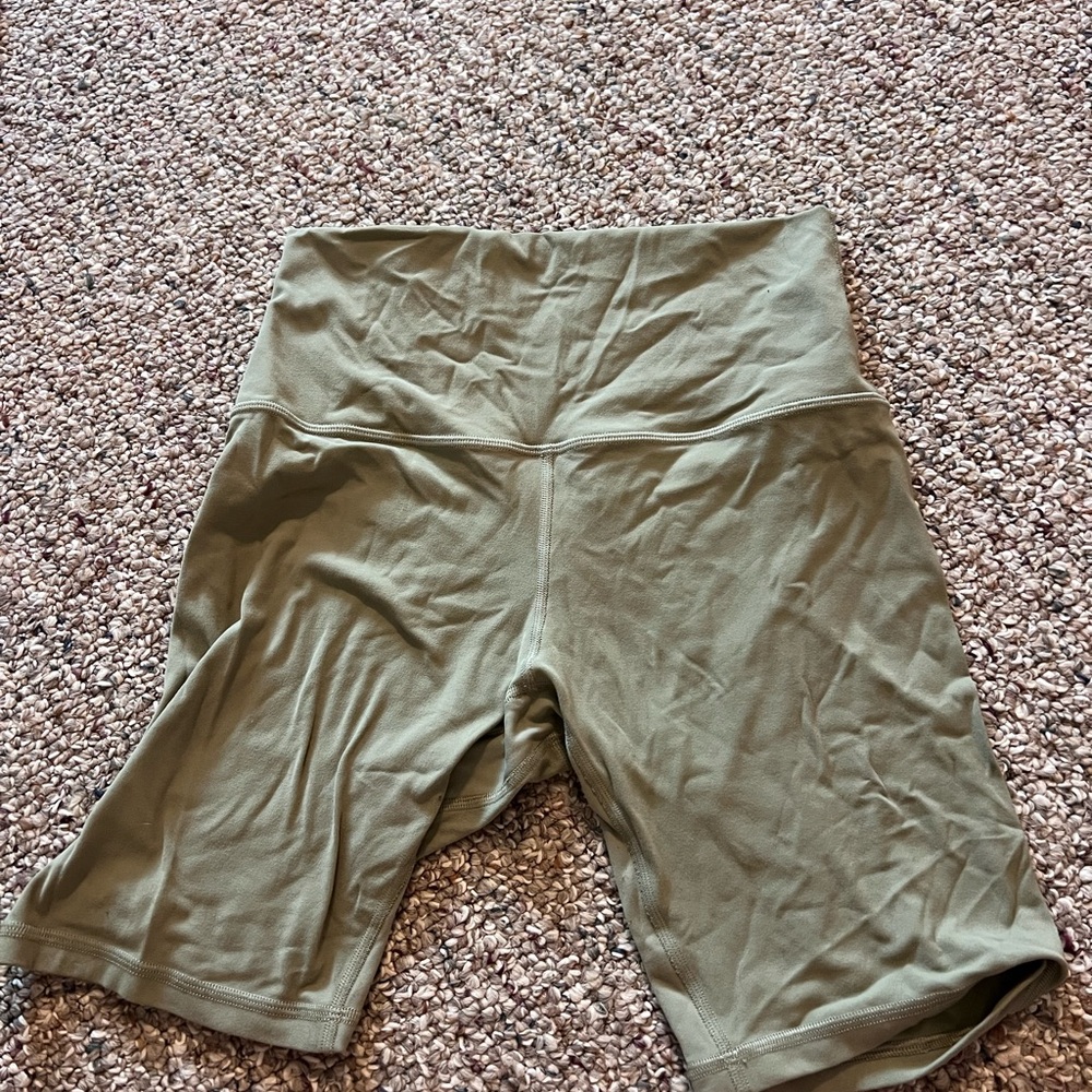 Lulu biker shorts